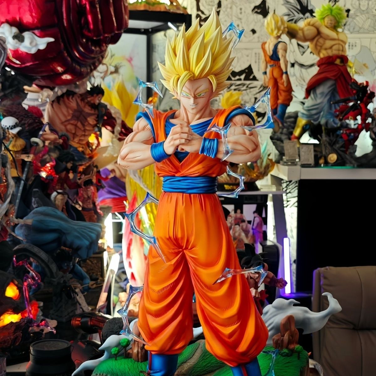 Vintage Collectible Figurines - Dragon Ball Super Saiyajin 2 Goku